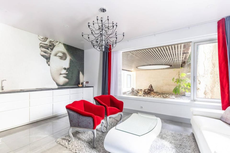 Home in Paris Marais Elegant Flat in Old Paris Bed and Breakfast in Paris