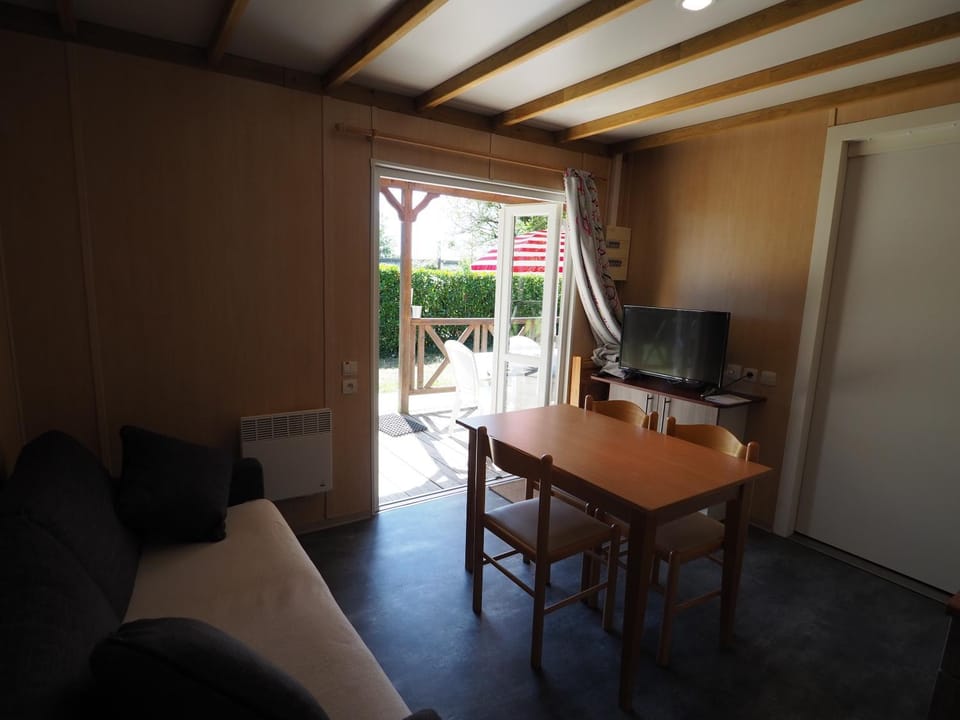Camping Le Sorlut Campground/ 
RV Resort in Nouvelle-Aquitaine