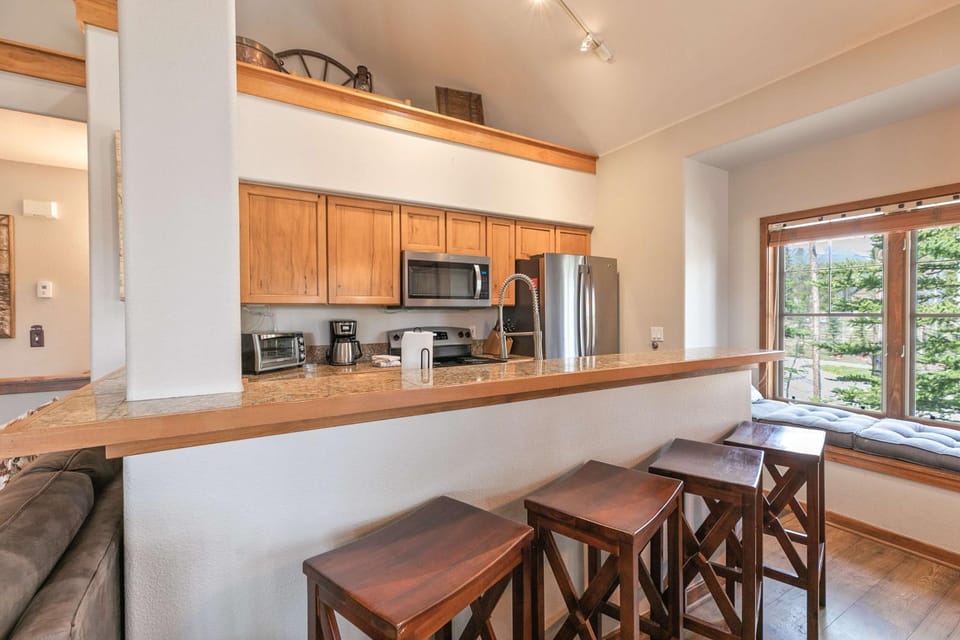 Los Pinos Pine Cone Condo: Stroll To Lift Apartment in Breckenridge