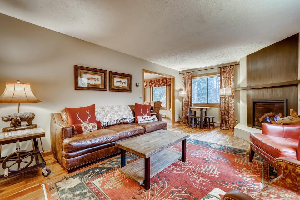 Casa de Montagne Home: High-End Log Home, Downtown Frisco House in Frisco