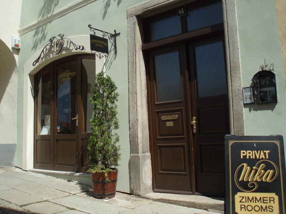 Facade/entrance