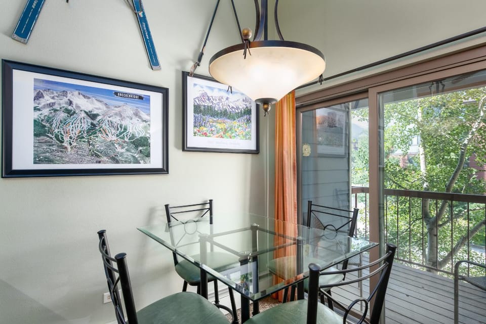 River Mountain Lodge Horseshoe Gulch Condo: Ski-In To Downtown Breck Apartment in Breckenridge