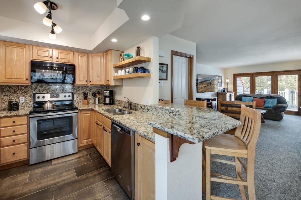Pine Creek Townhome: Location Value Apartment in Breckenridge