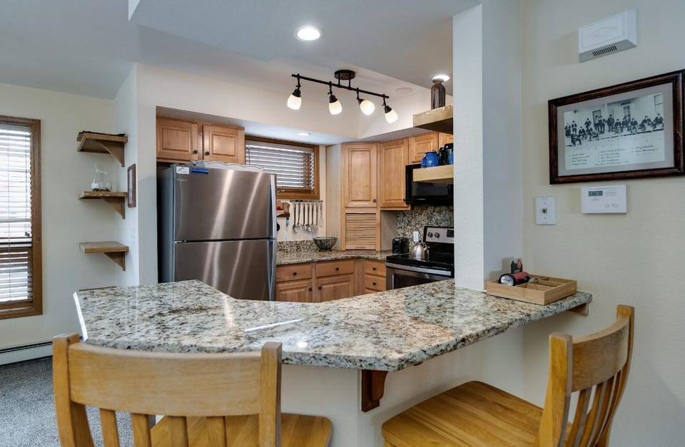 Pine Creek Townhome: Location Value Apartment in Breckenridge