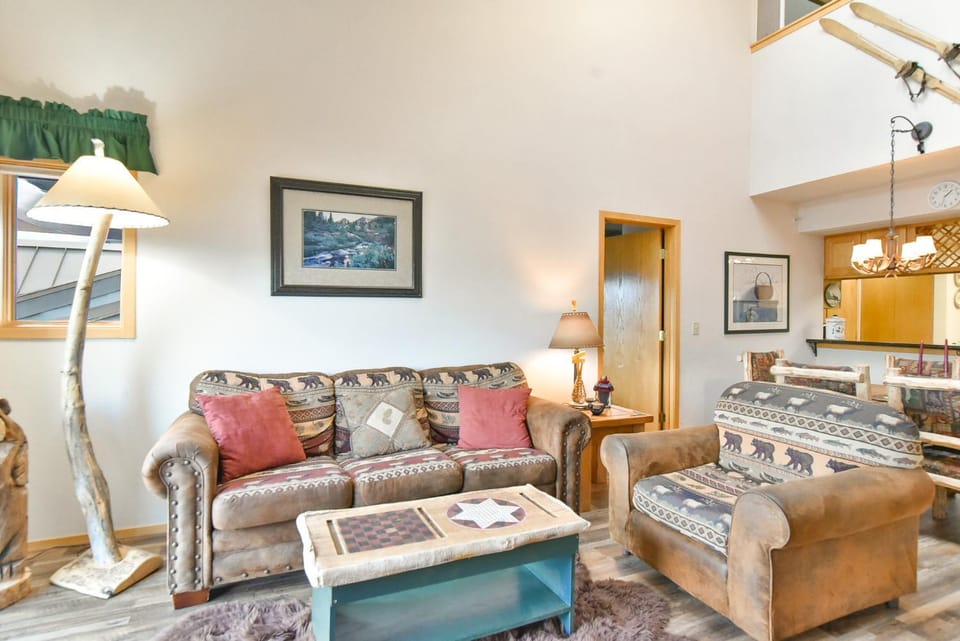 Lake Forest Summit Condo: Great Penthouse Views Apartment in Frisco
