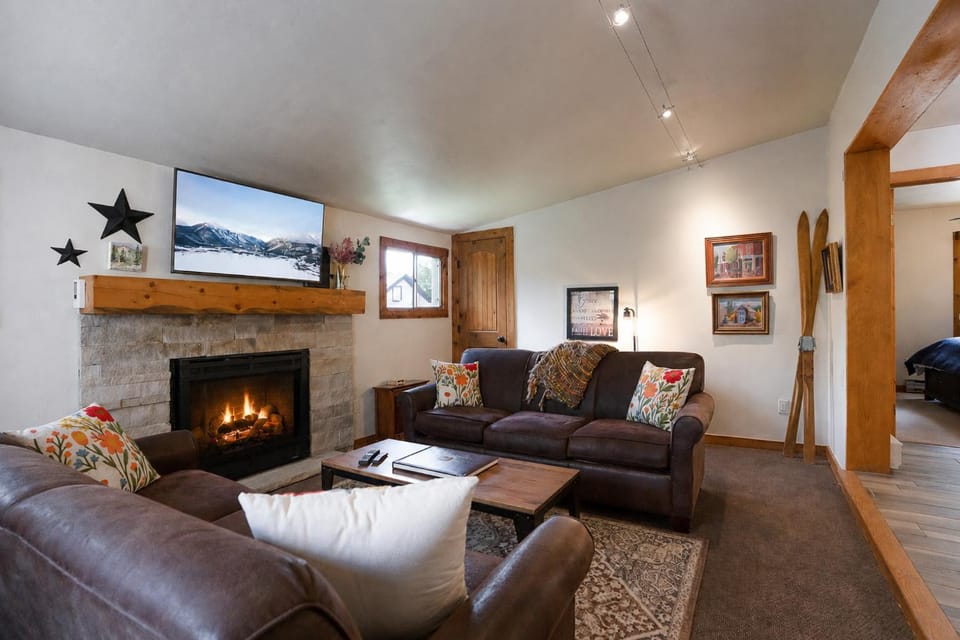 Urban Farmhouse on French Home: Hot Tub, Stroll to Main St House in Breckenridge