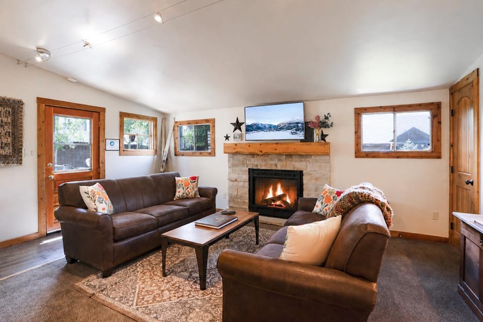 Urban Farmhouse on French Home: Hot Tub, Stroll to Main St House in Breckenridge