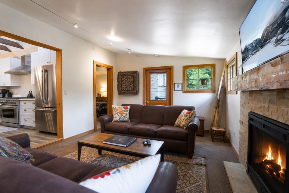 Urban Farmhouse on French Home: Hot Tub, Stroll to Main St House in Breckenridge