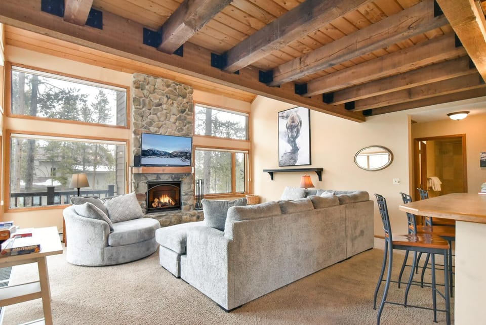 Belle Vue Estate: Mountain Views and Private Hot Tub House in Breckenridge