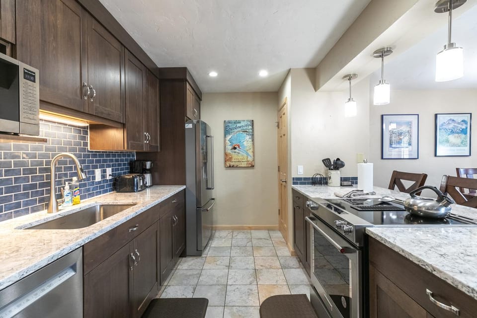 Park Place Quandary Peak Condo: Ski-in, Downtown Breck Apartment in Breckenridge