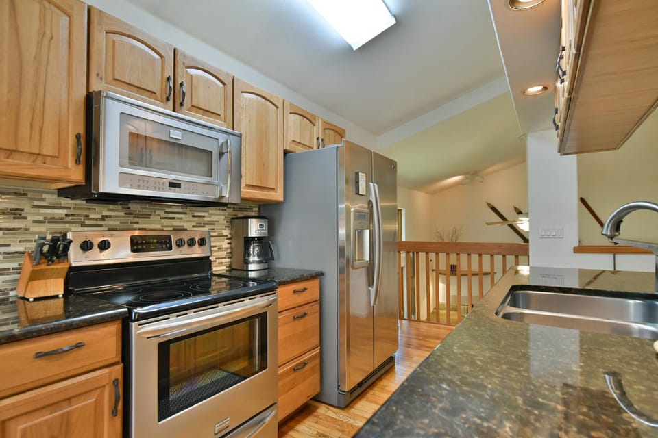 Park Forest Deer Trail Townhome: Hot Tub, On Shuttle Route Apartment in Breckenridge