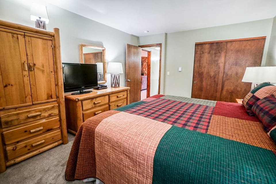 Park Place Longs Peak Condo: Easy Access To Main St, Lifts Apartment in Breckenridge