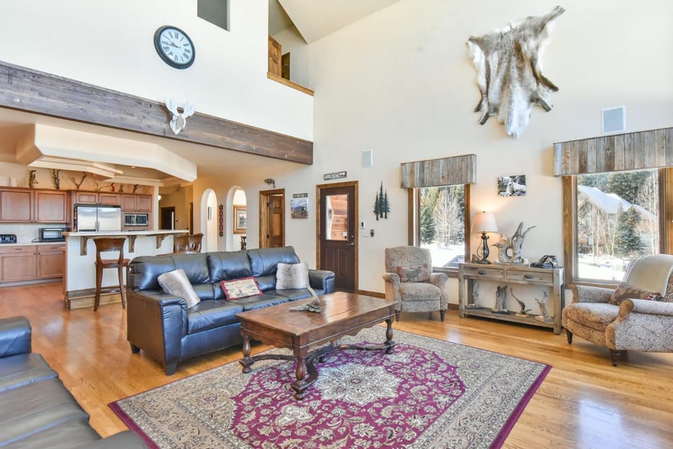 Viking Vista Retreat Luxury Home: Great Views House in Blue River
