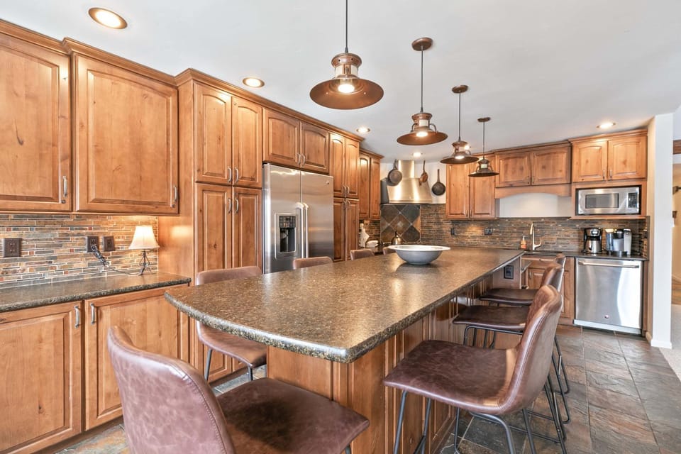 Park Place Crestone Peak Condo: Great Ski-In Location Apartment in Breckenridge