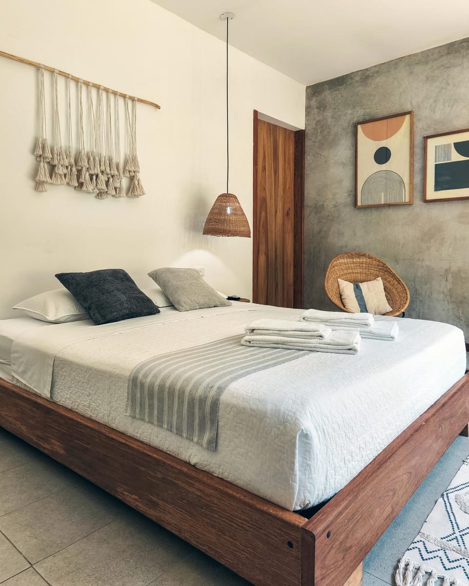 Photo of the whole room, Bedroom
