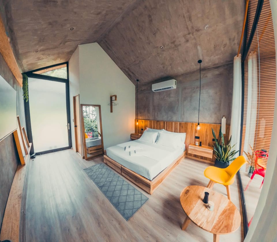Bed, Photo of the whole room, Bedroom, towels, air conditioner
