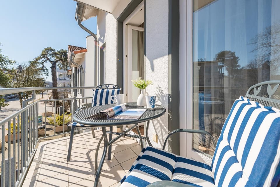 Balcony/Terrace, City view, Street view