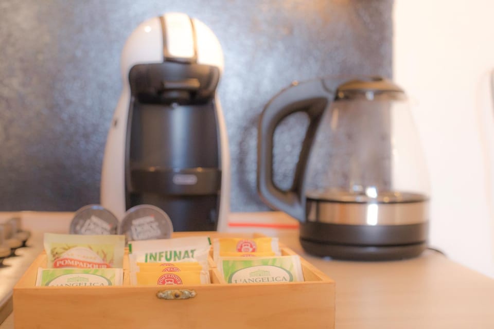 Coffee/tea facilities, Kitchen or kitchenette