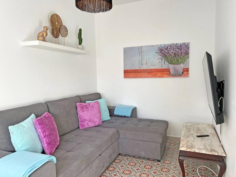 Communal lounge/ TV room, Living room