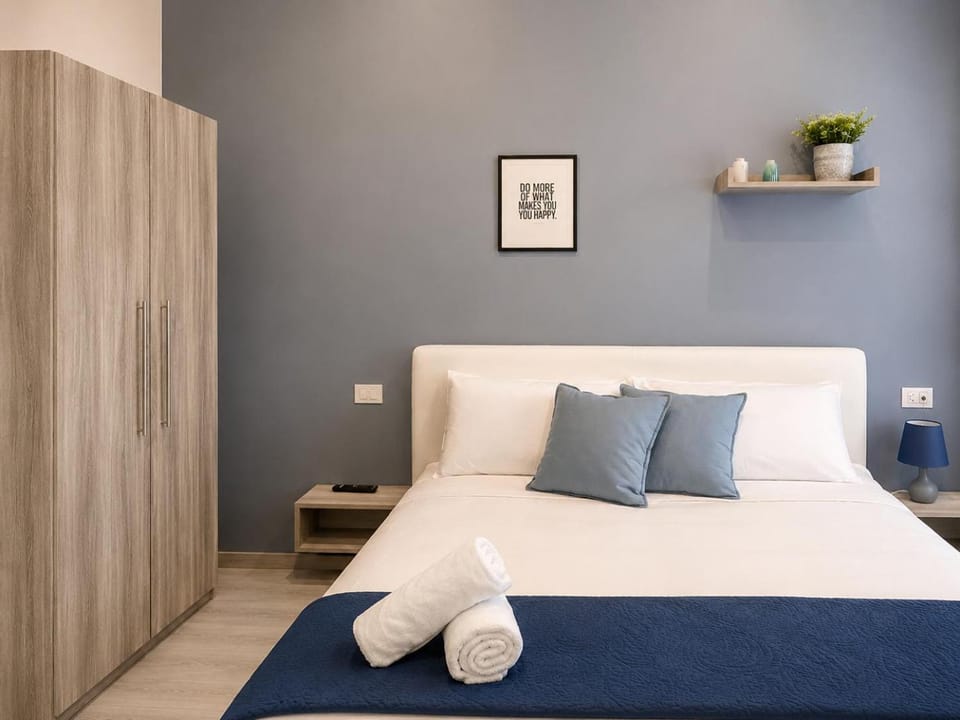 Bed, Photo of the whole room, Bedroom, towels, wardrobe