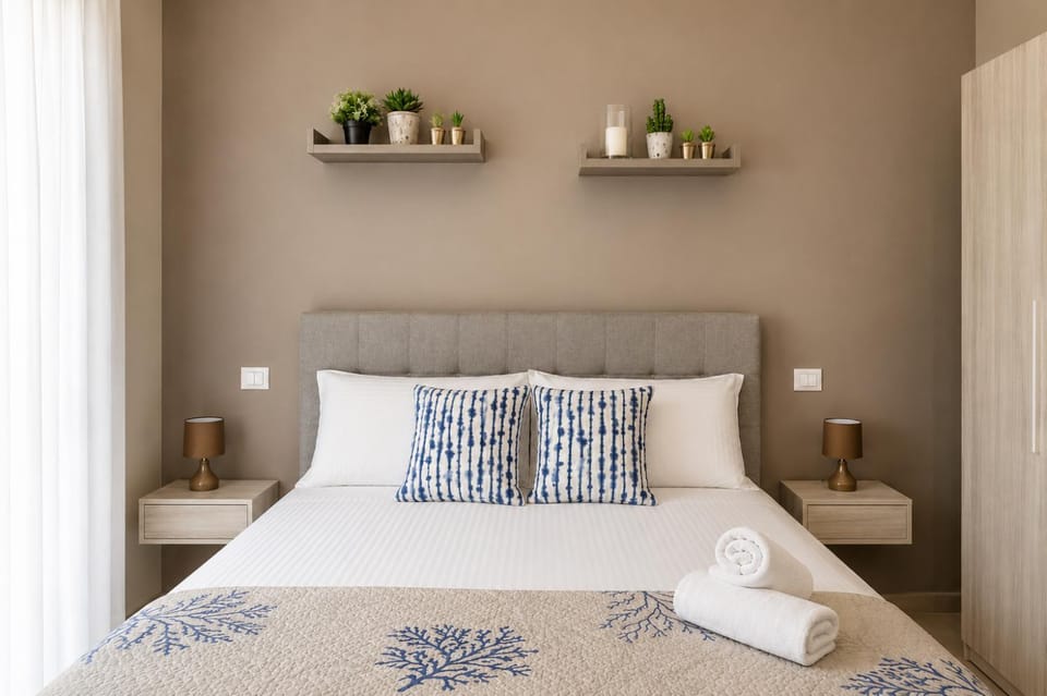 Bed, Photo of the whole room, Bedroom, towels