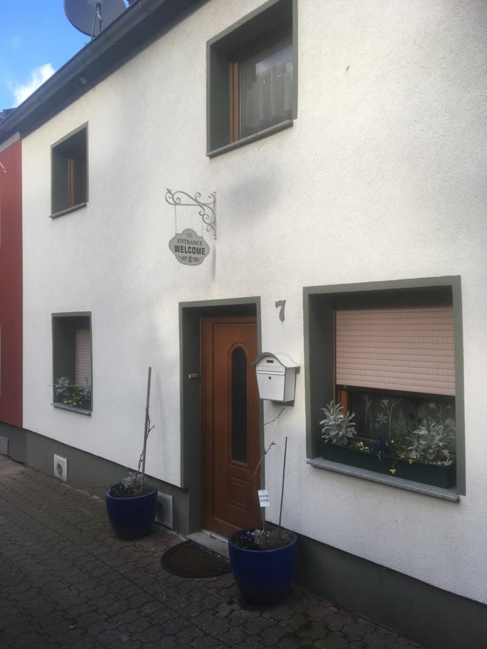 Facade/entrance