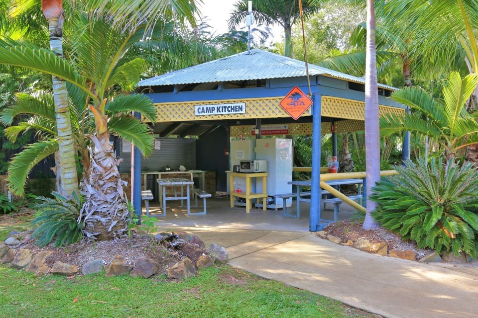 BBQ facilities, Kitchen or kitchenette, Communal kitchen