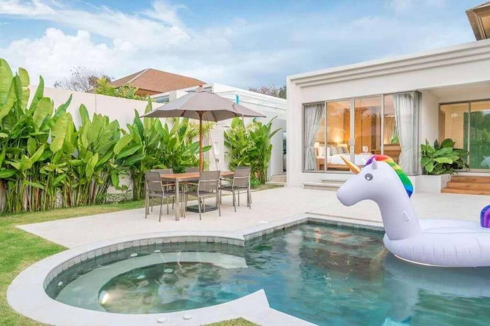 Trichada Tropical Villa in Choeng Thale