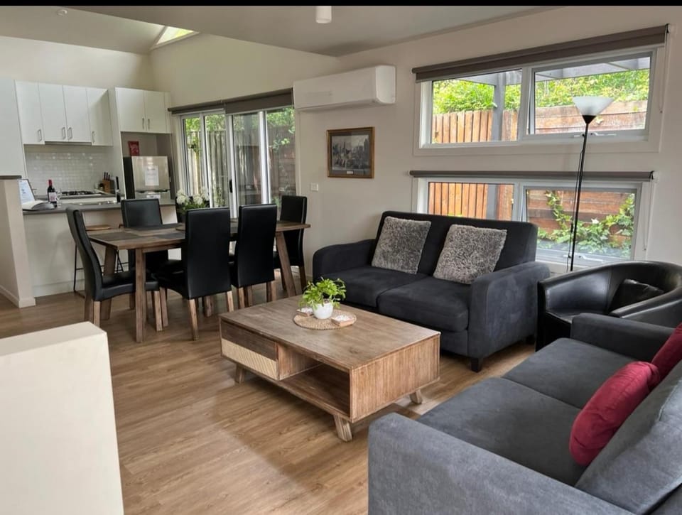 Lake Esmond Place Apartment in Ballarat
