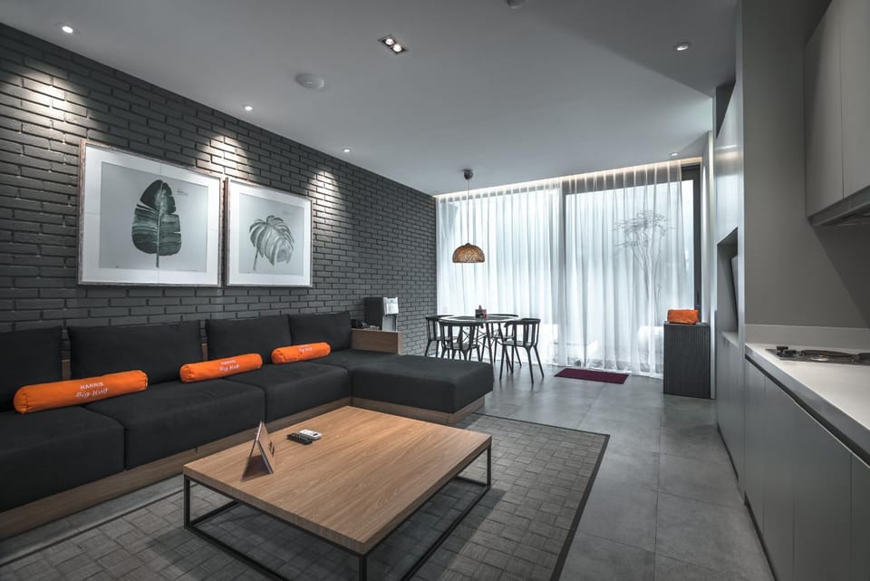 Living room, Seating area, Dining area