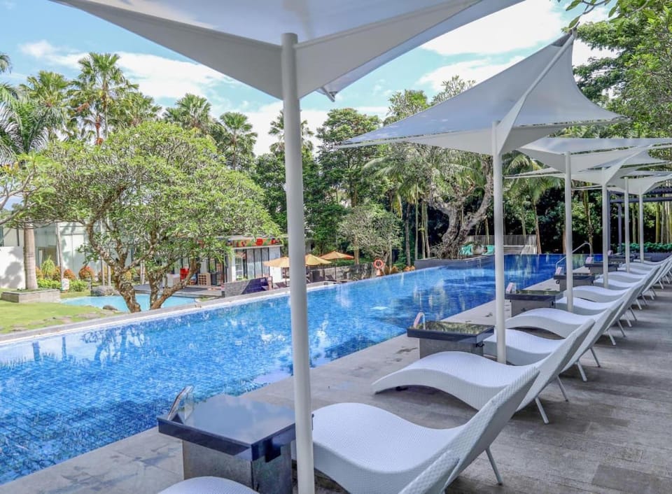 Property building, Restaurant/places to eat, Swimming pool