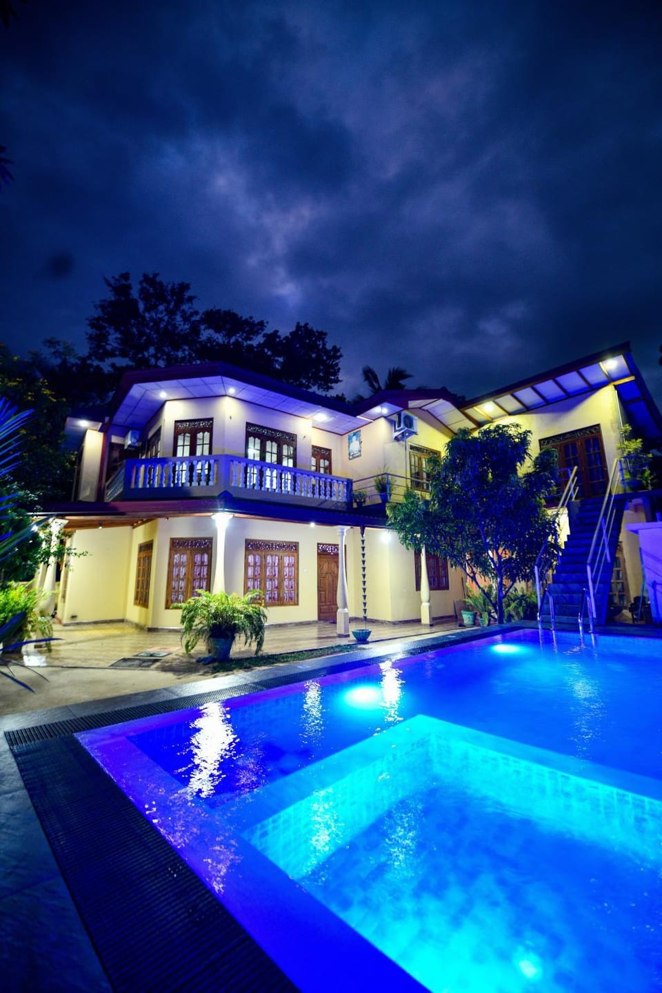 Property building, Pool view