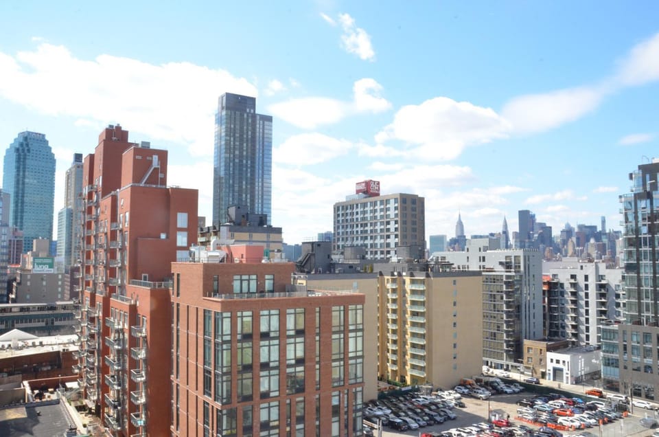LIC Plaza Hotel Hotel in Sunnyside