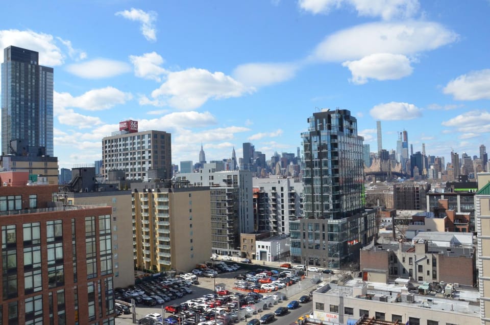 LIC Plaza Hotel Hotel in Sunnyside