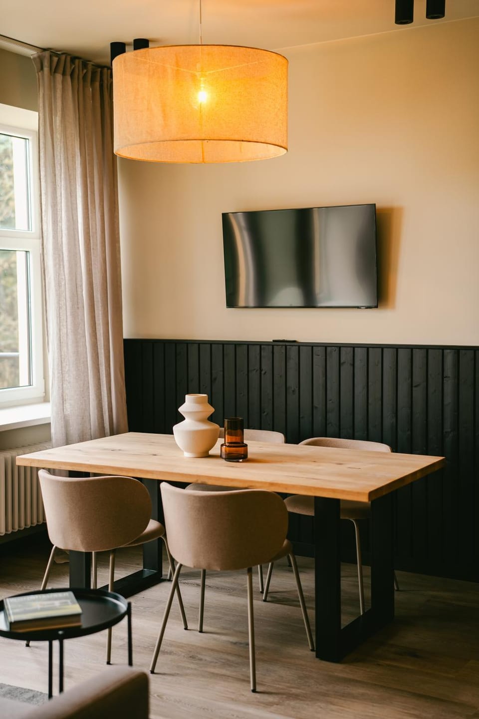 Living room, Seating area, Dining area