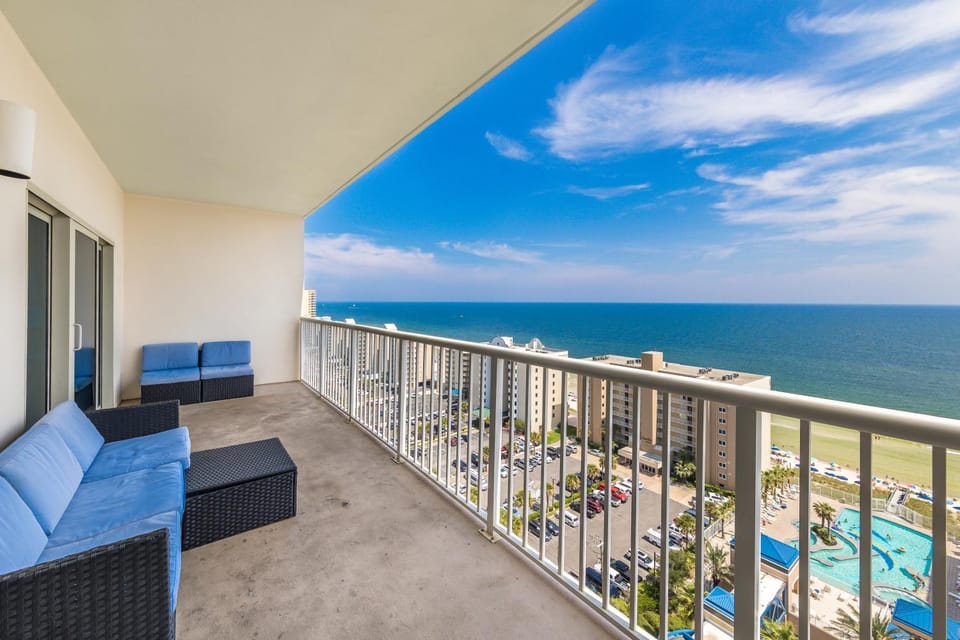 View (from property/room), Balcony/Terrace, Seating area