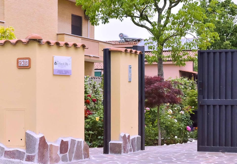 Property building, Facade/entrance