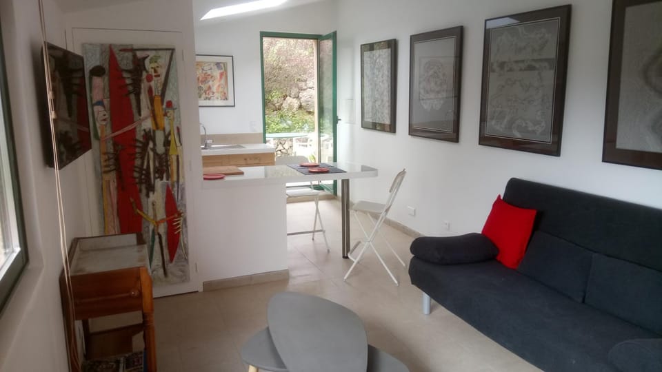 Living room, Decorative detail, Seating area