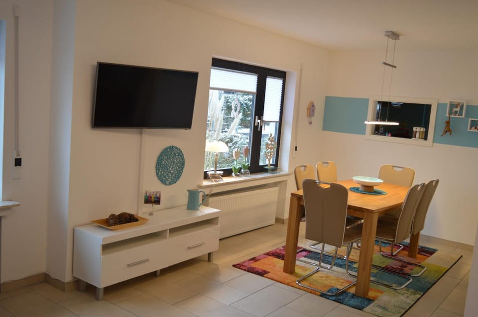 TV and multimedia, Dining area