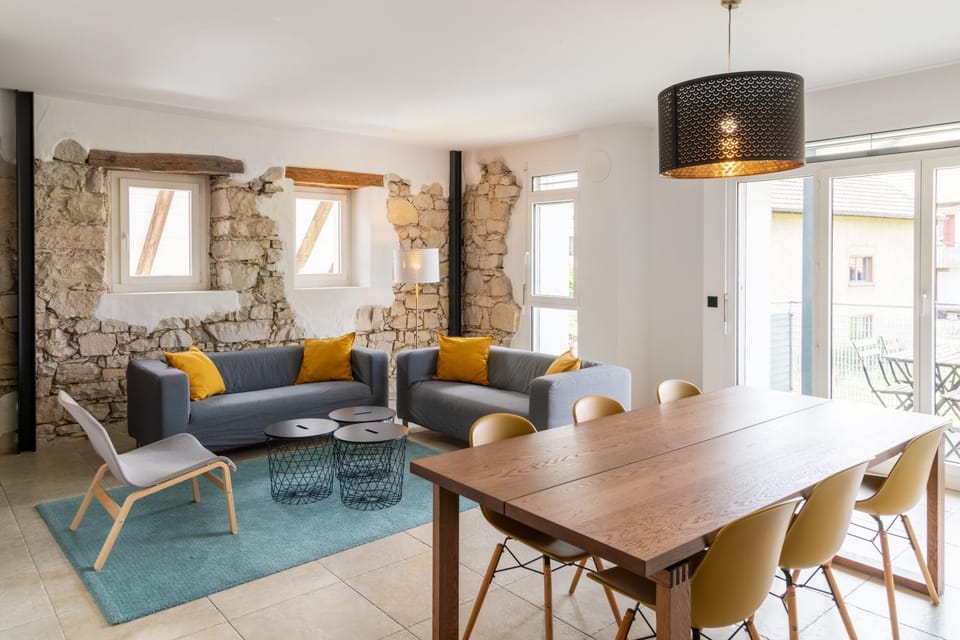 Living room, Seating area, Dining area