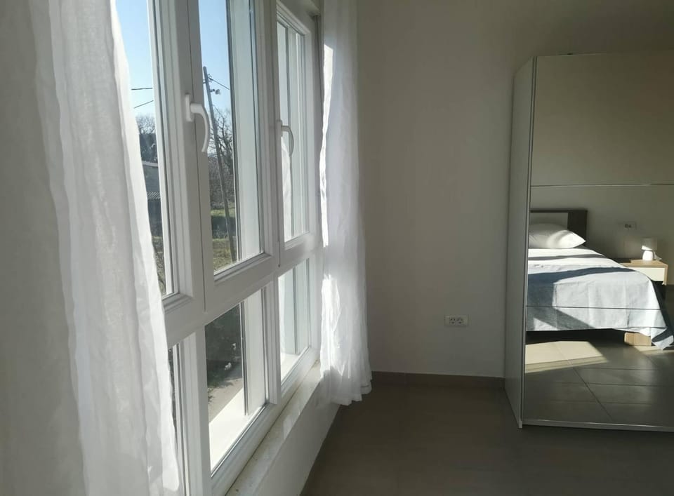 Bed, Garden view, Sea view