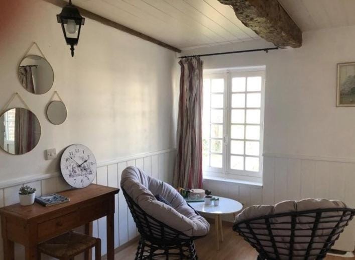 CHAMBRE D'HOTE AU MOULIN DE LONGUEIL Bed and Breakfast in Normandy