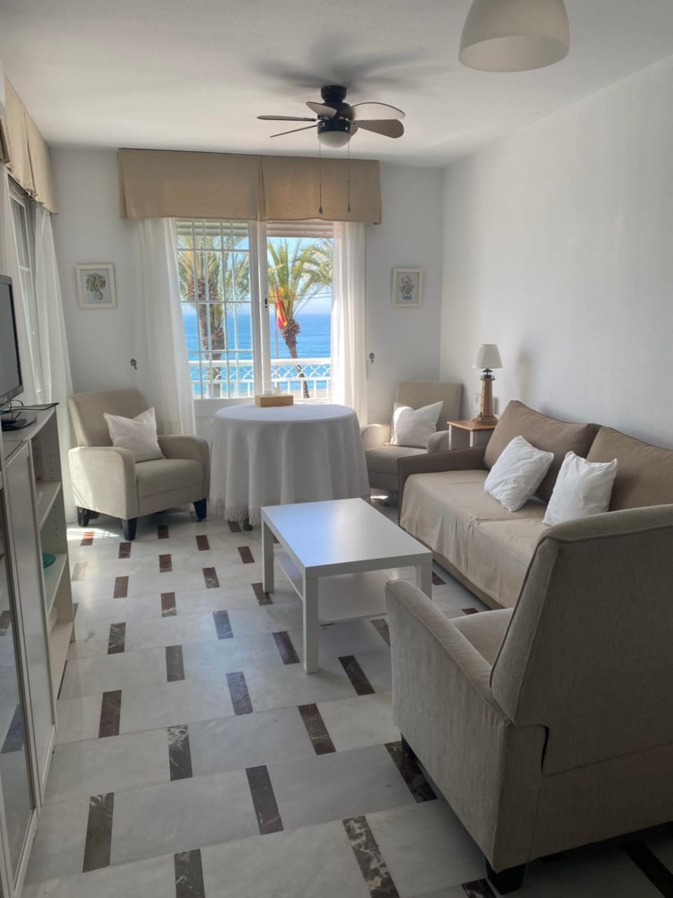 Apartamento en Primera Linea Apartment in La Herradura