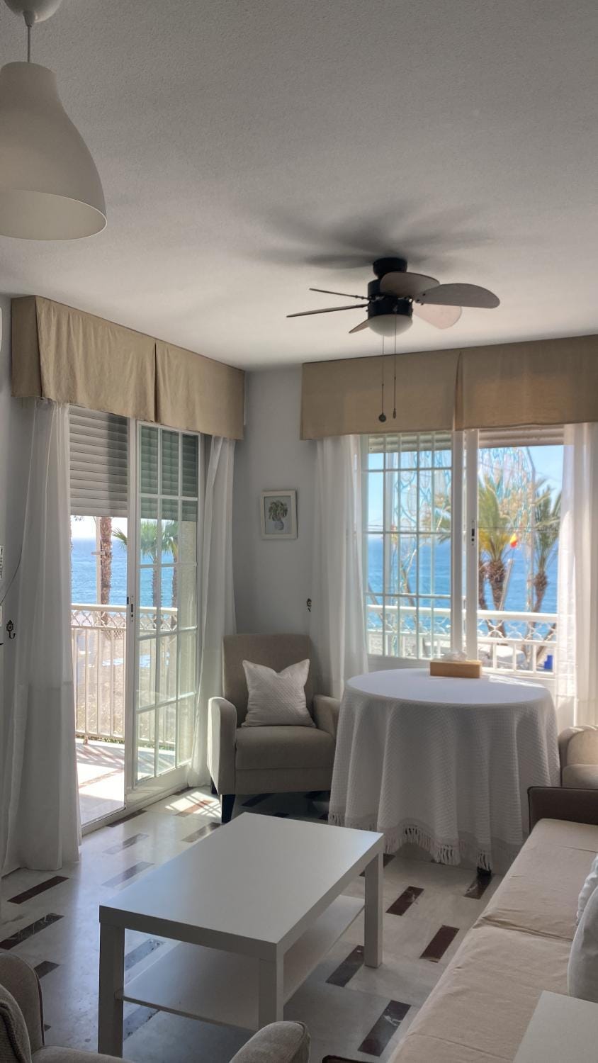 Apartamento en Primera Linea Apartment in La Herradura