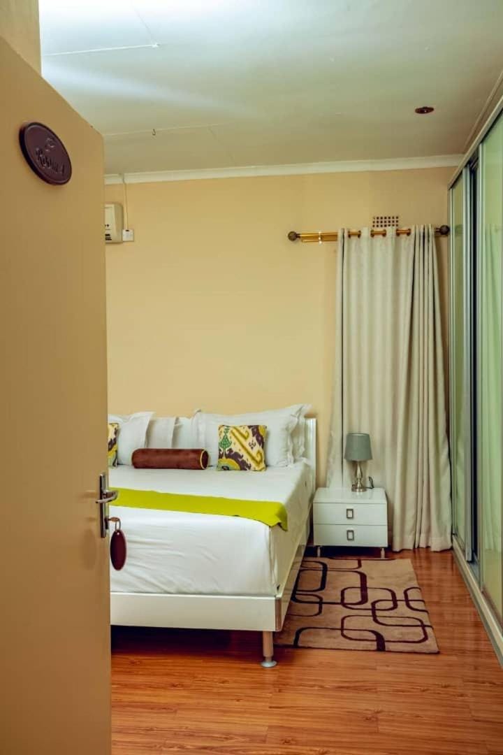 Cycad Palm Guest House Palapye. Bed and Breakfast in Africa
