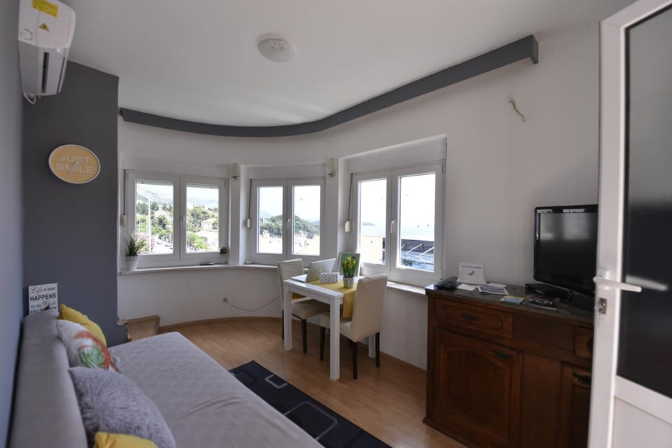 TV and multimedia, Living room
