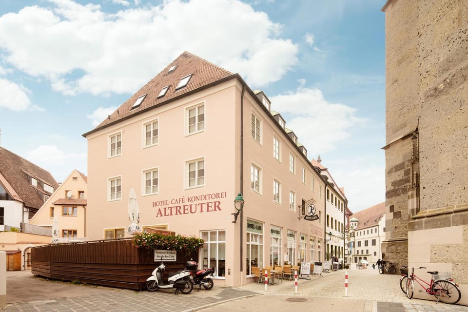 Property building, Location