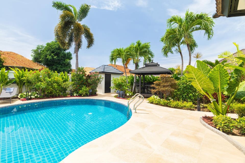 Villa Pattaya Hill, Free Electricity, minutes from Beach and Pattaya Villa in Pattaya City