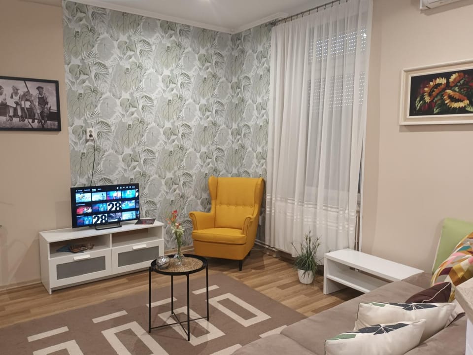 Edina Apartman Apartment in Slovakia