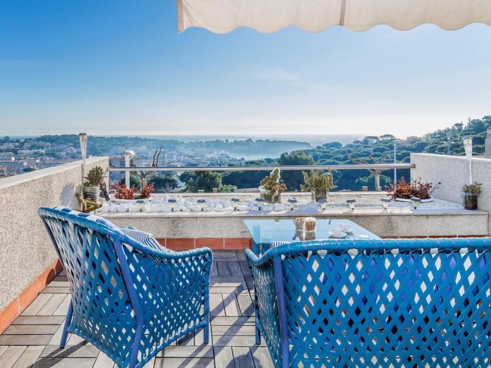 Day, View (from property/room), Autumn, On site, City view, Mountain view, Sea view, Location